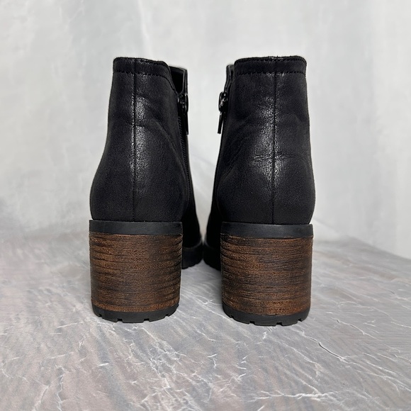 Carlos by Carlos Santana Black w/ Brown Chunky Block Heel Ankle Boots Gill - Picture 9 of 16